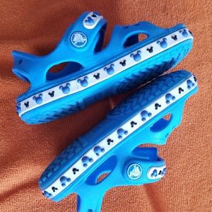 Size 6 Mickey mouse sandal crocs